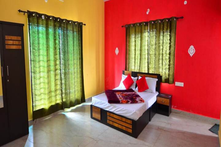 Room 3 of 25