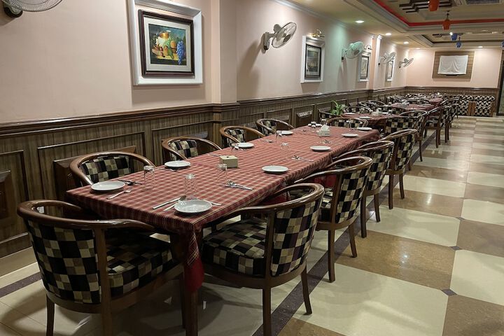 Dining 13 of 18