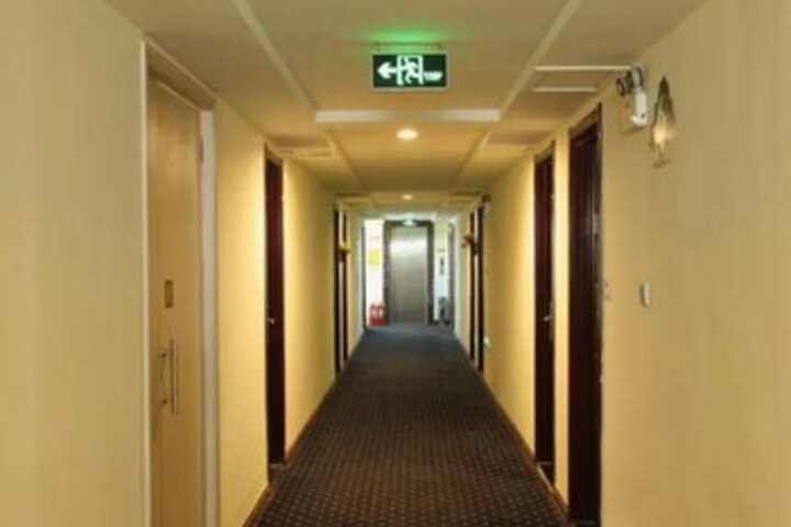 Ballroom/Hall 36 of 38