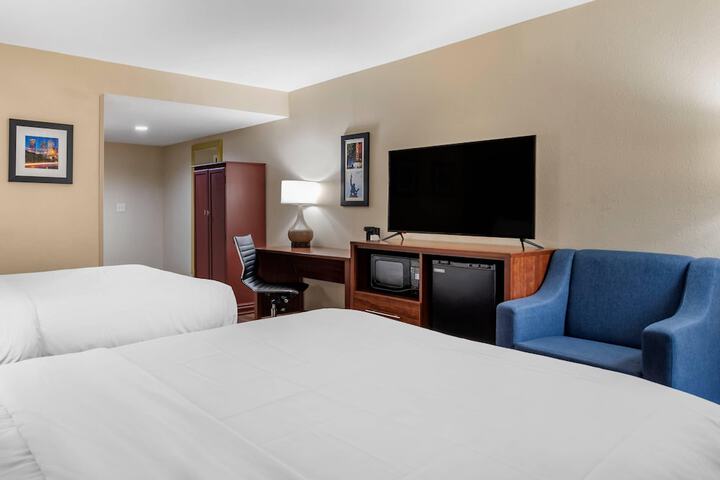Room 8 of 34