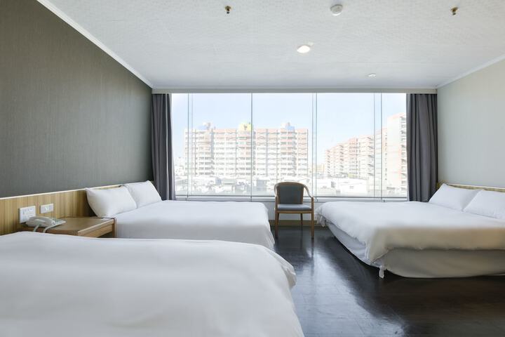 Room 20 of 49