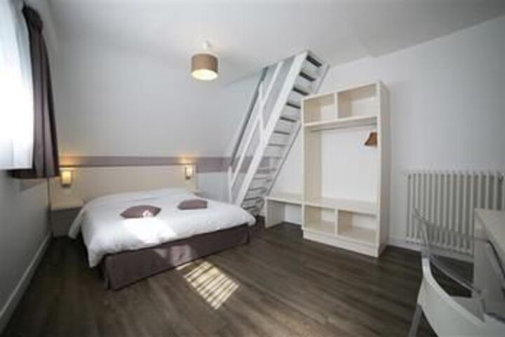 Room 37 of 60