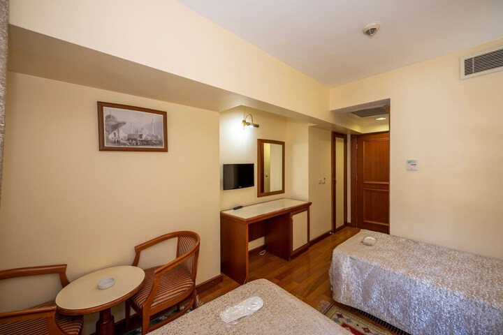 Room 19 of 41