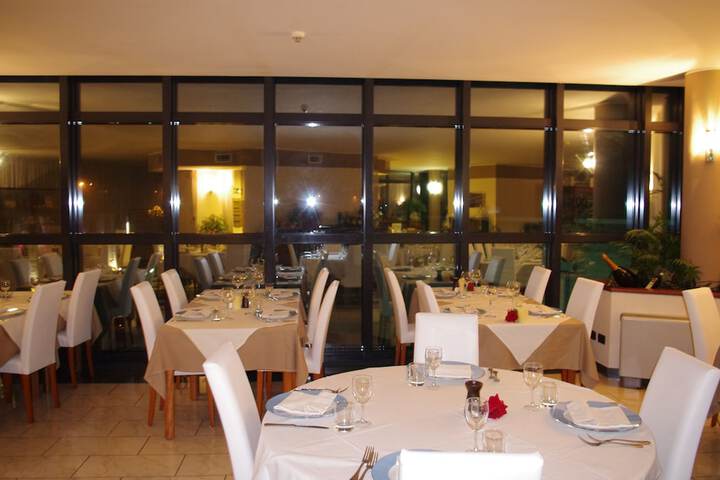 Dining Photos
