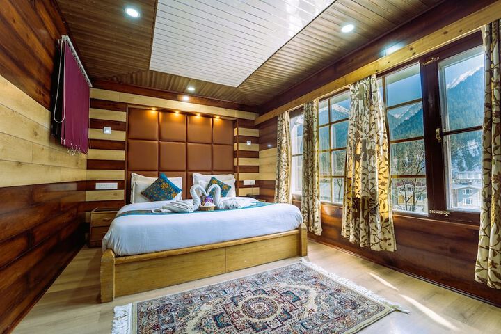 Room 8 of 19