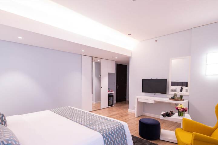 Room 11 of 37
