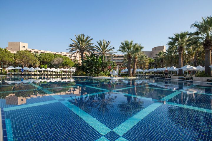 Hotel with Pool