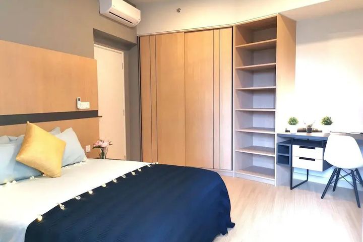 Room 4 of 26