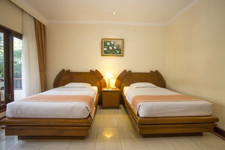 Room 17 of 103