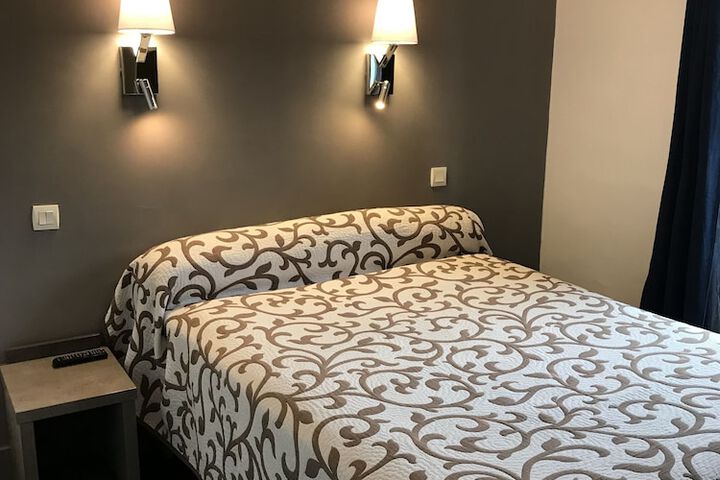 Room 17 of 40