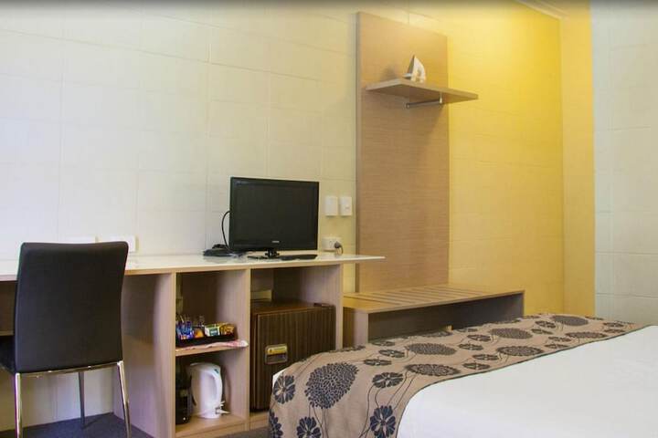 Room 2 of 79
