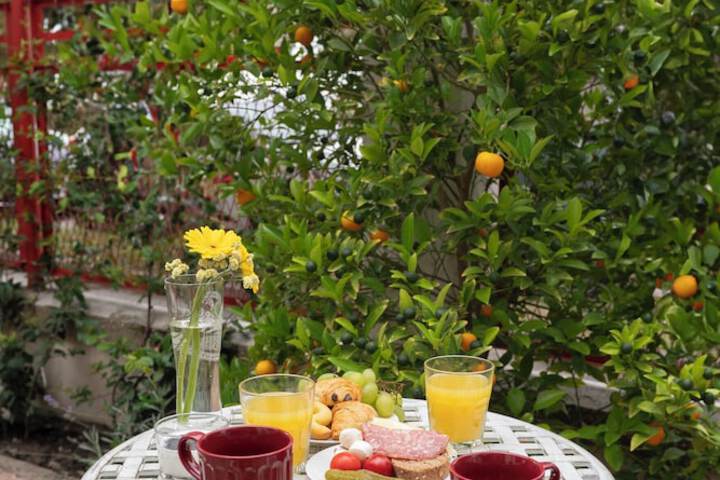 Breakfast/Coffee Service 54 of 77