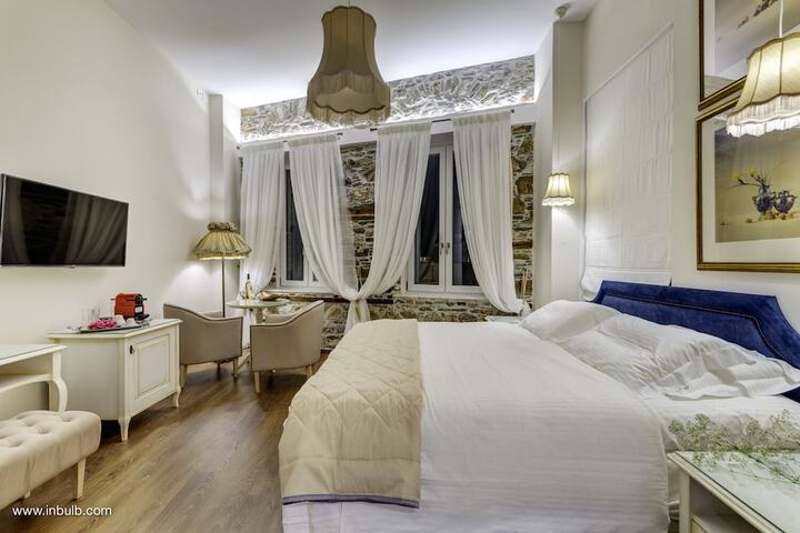 Room 42 of 74