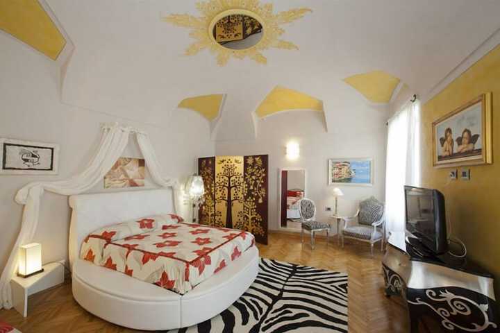 Room 14 of 49