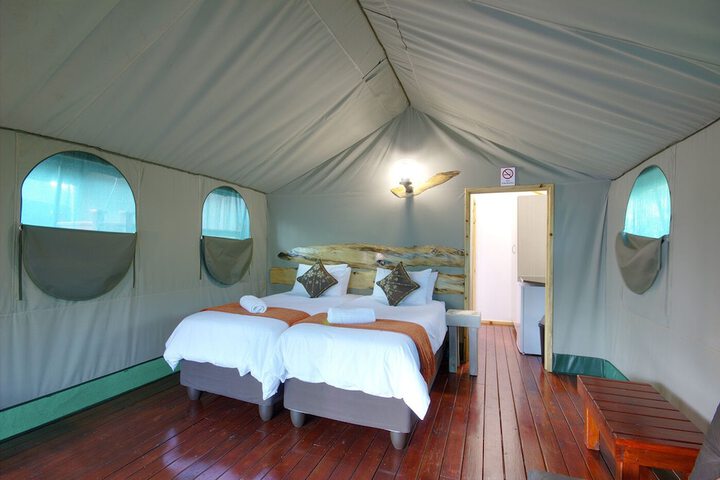 Room 10 of 32