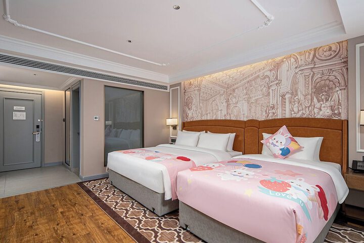 Room 16 of 31