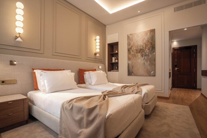 Room 4 of 48