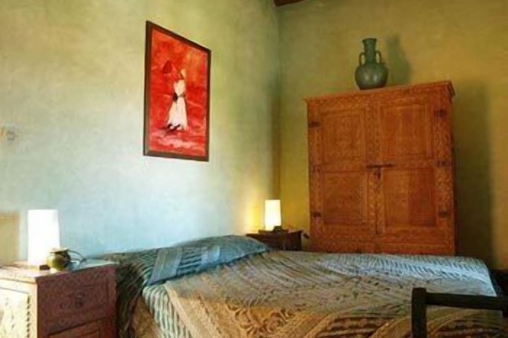 Room 4 of 25