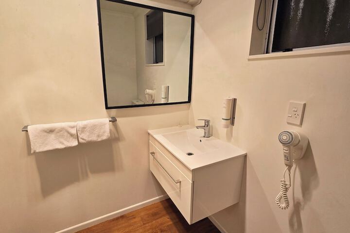 Room 119 of 175