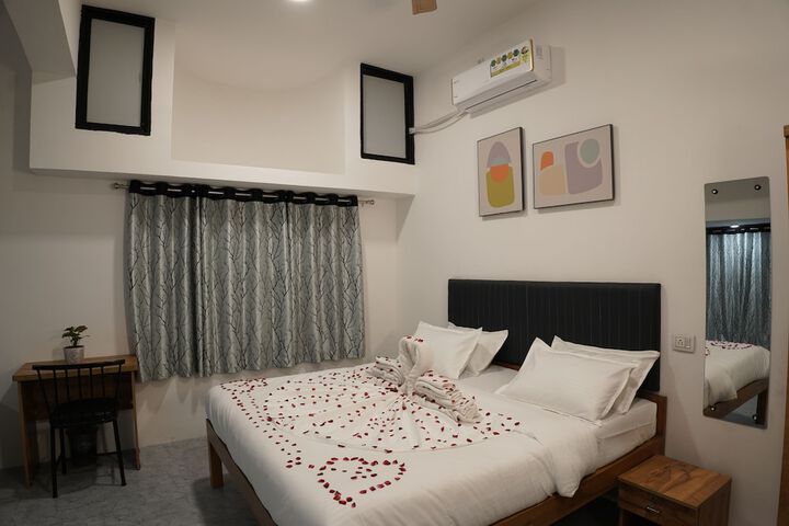 Room 10 of 29