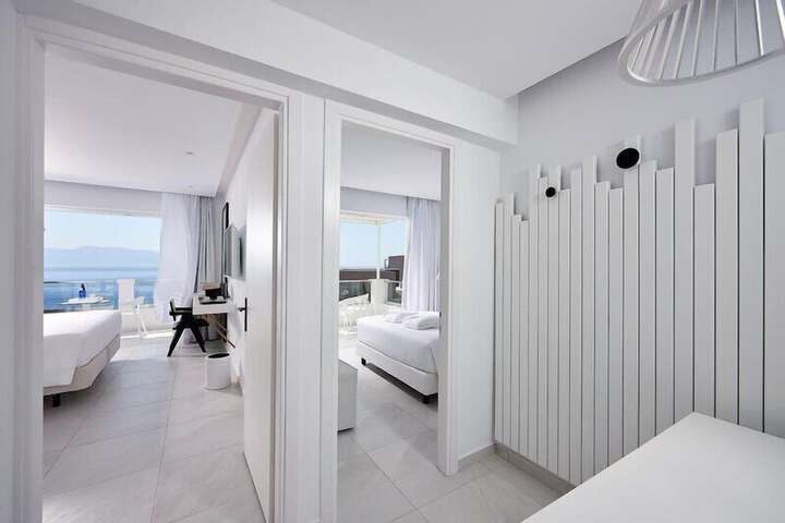 Room 33 of 165
