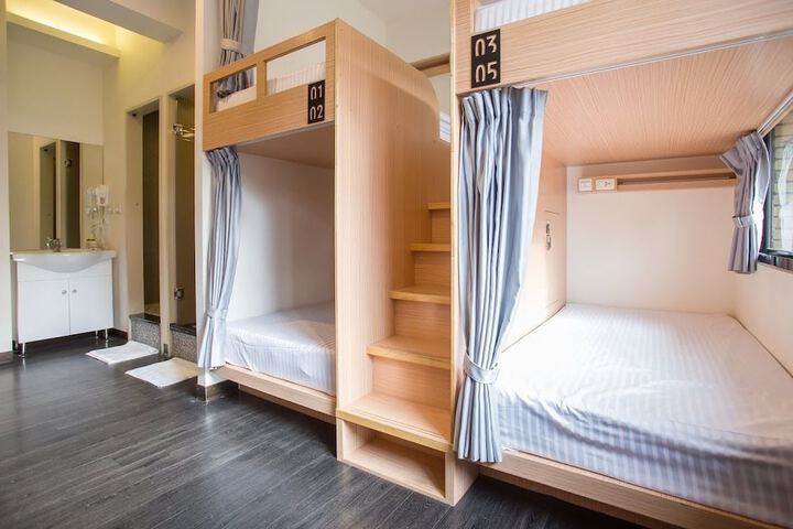 Room 12 of 78