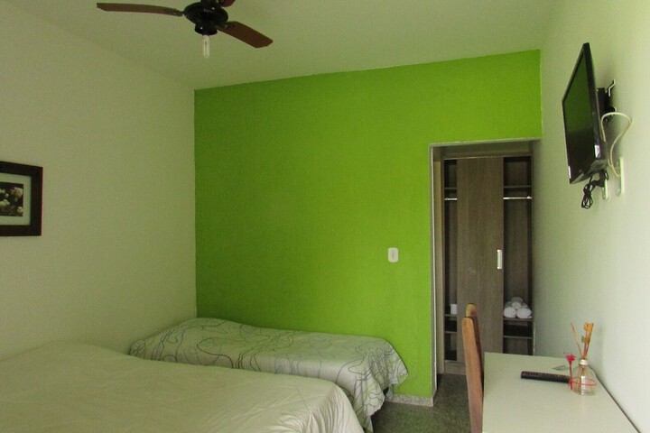Room 11 of 31