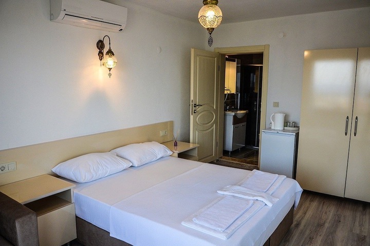 Room 3 of 35