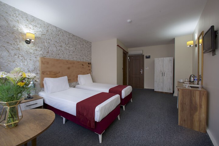 Room 18 of 49