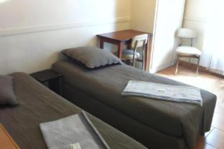 Hipotel Paris Bordeaux Menilmontant