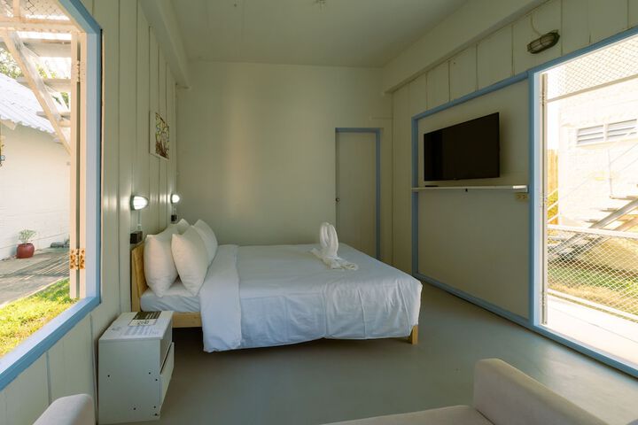 Room 33 of 70