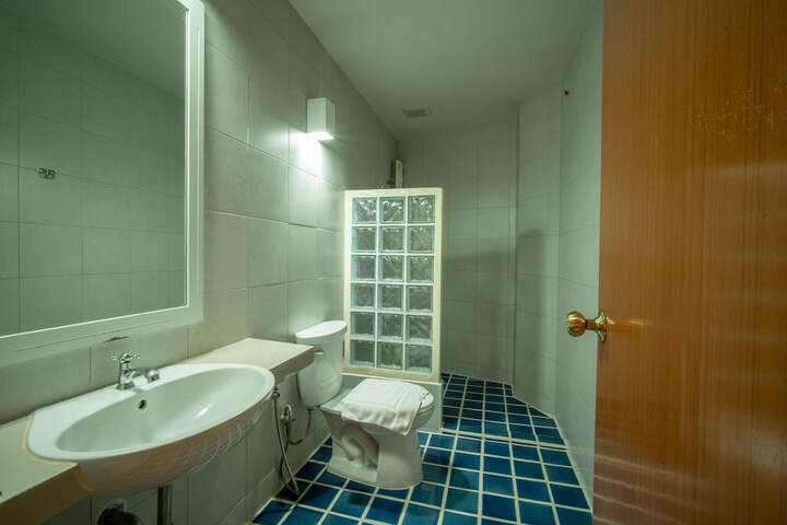 Room 34 of 50