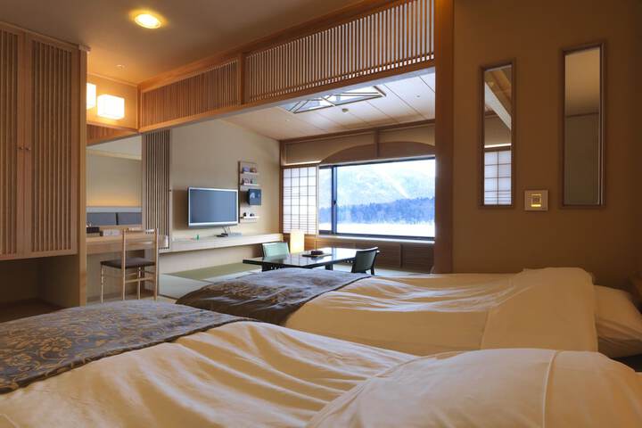 Room 17 of 247