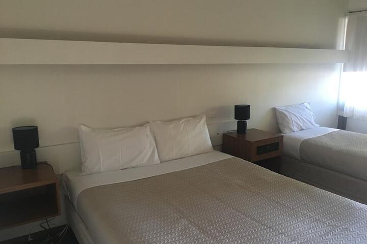 Room 10 of 32