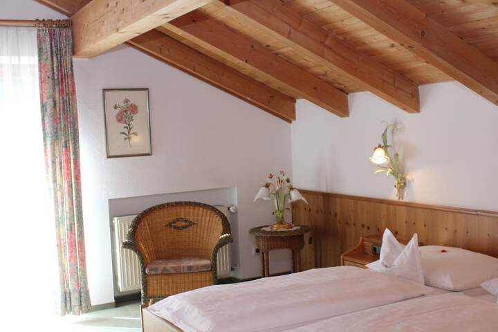 Room 5 of 34