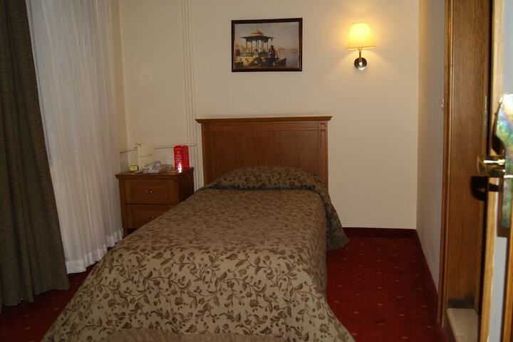Room 10 of 47