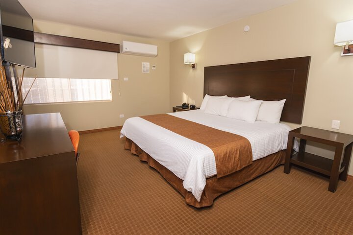 Room 16 of 36