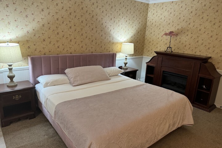 Standard | King Bed (7 of 27)