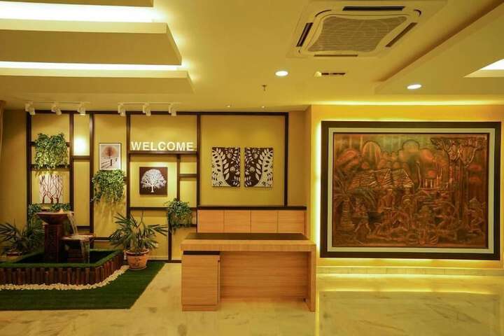Entrance & Lobby
