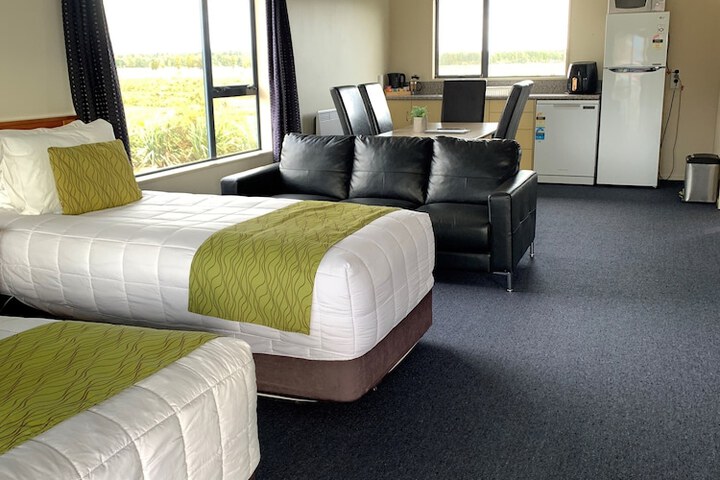 Room 52 of 83