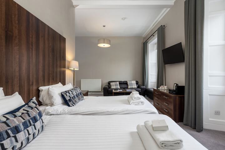Room 12 of 62