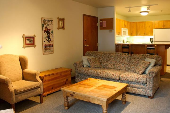 Room 5 of 8