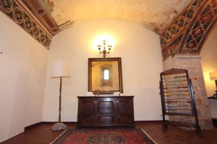 Room 15 of 39