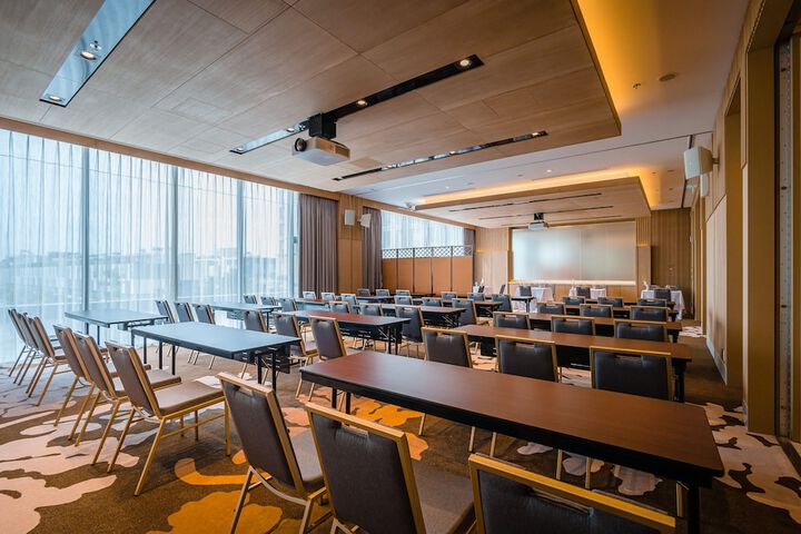 Ballroom/Hall 121 of 139