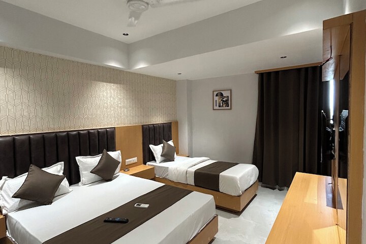 Room 9 of 23
