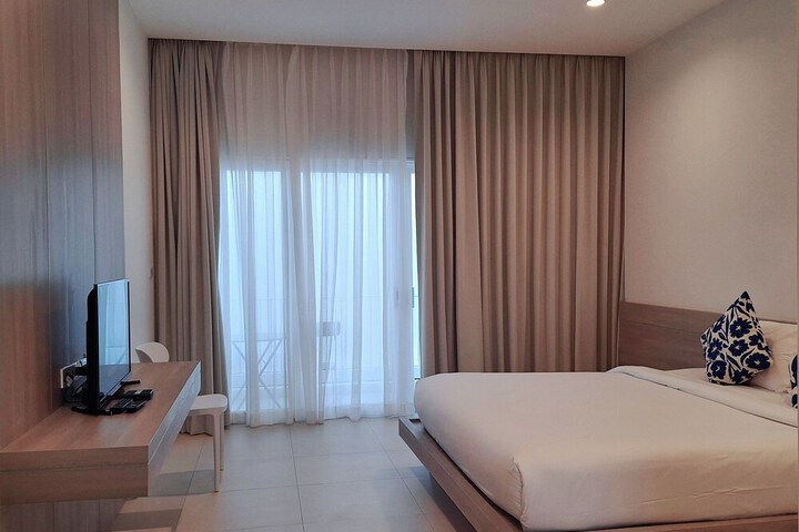 Room 28 of 175