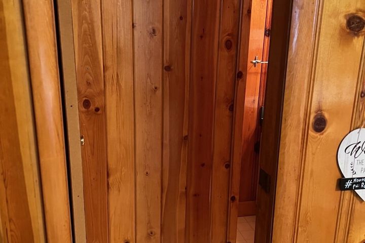 Room 184 of 236