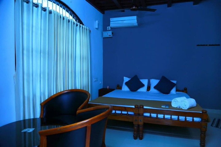 Room 6 of 51