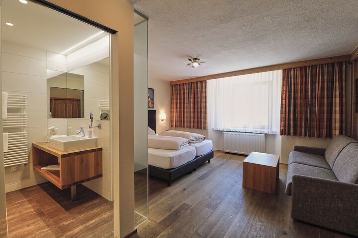 Room 16 of 59