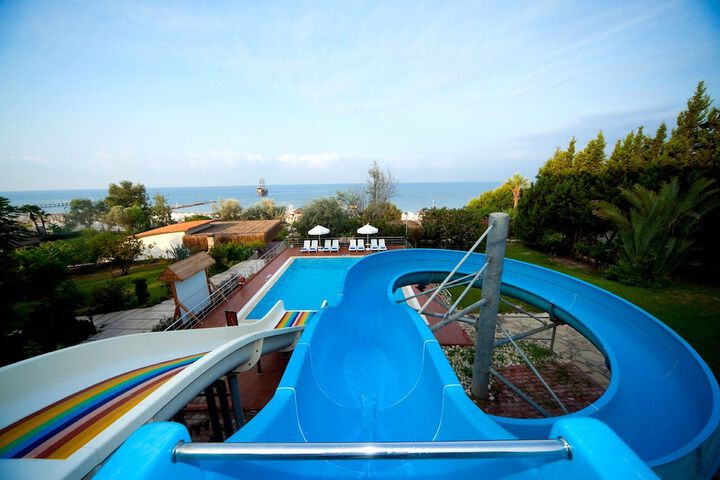 Pool 41 of 108